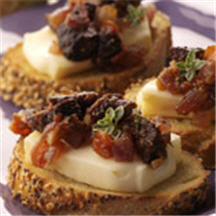 Bruschetta with Limburger, Figs and Grilled Onion