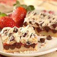 Chocolate Strawberry Streusel Bars