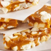 White Chip and Macadamia Toffee Crunch