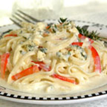 Linguine with Onion, Red Peppers and Gorgonzola